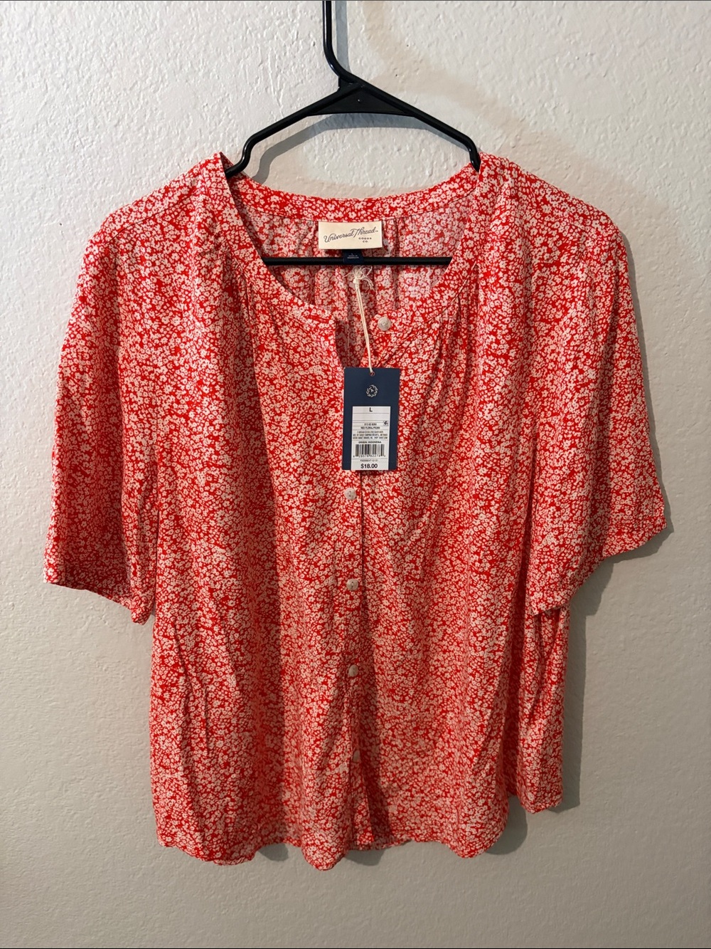 NWT Women’s Universal Thread Red Floral Button-Front Short Sleeve Top Size L